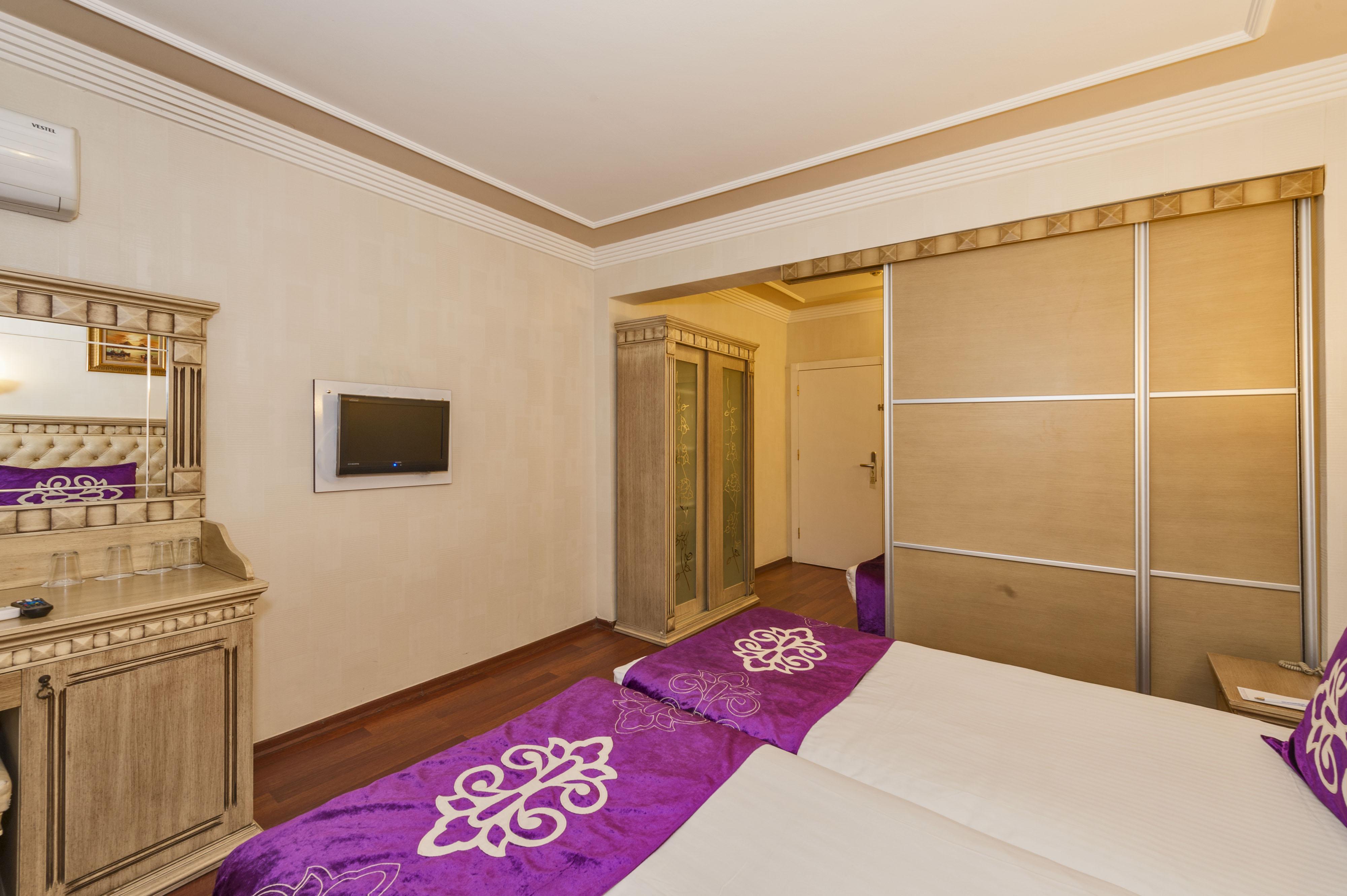 Отель Istanbul Holiday Hotel Стамбул