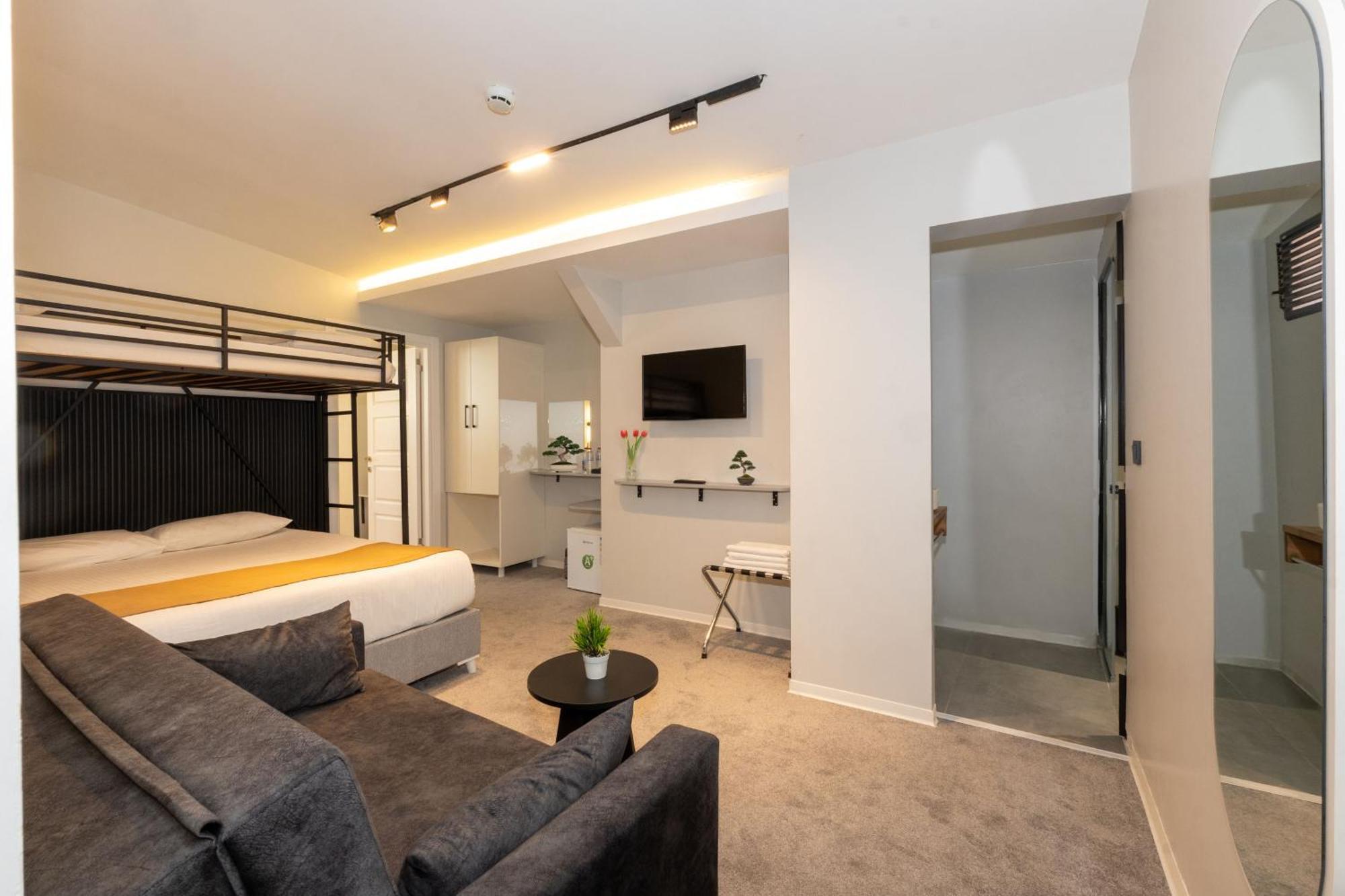 Istanbul Holiday Hotel Hotel