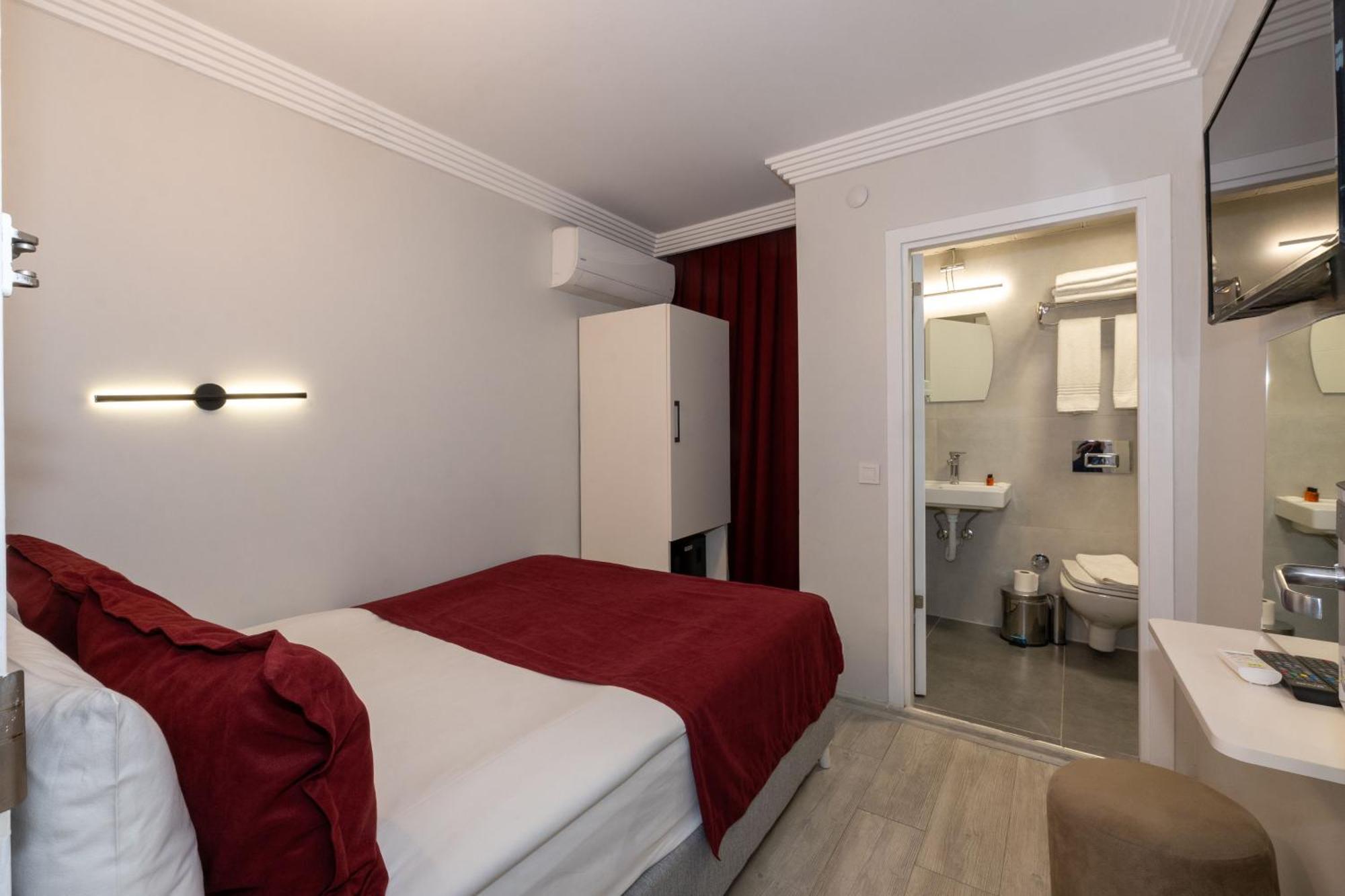 Отель Istanbul Holiday Hotel 3*