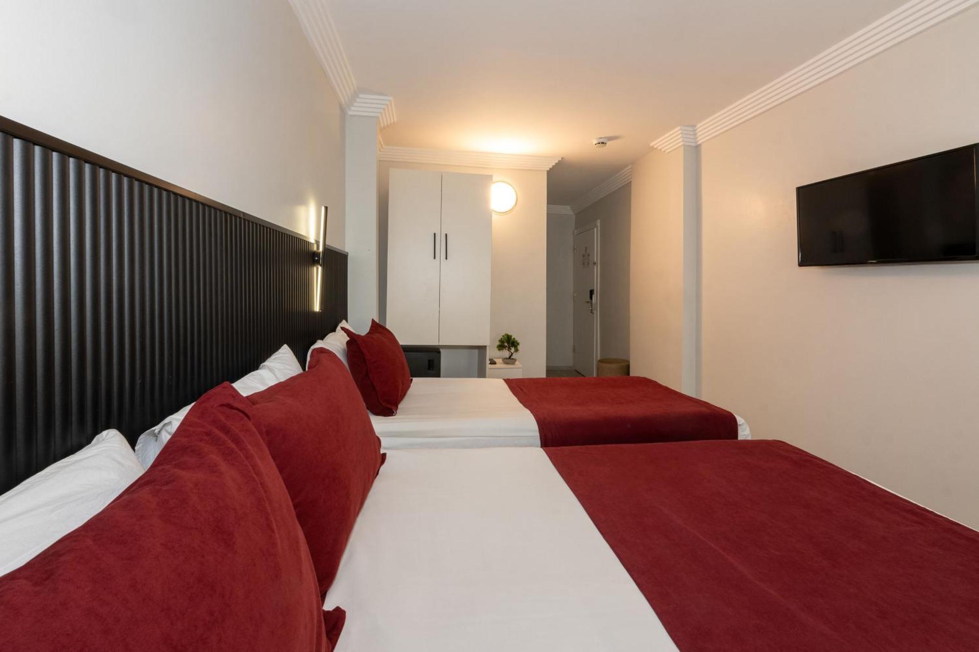 Istanbul Holiday Hotel Hotel