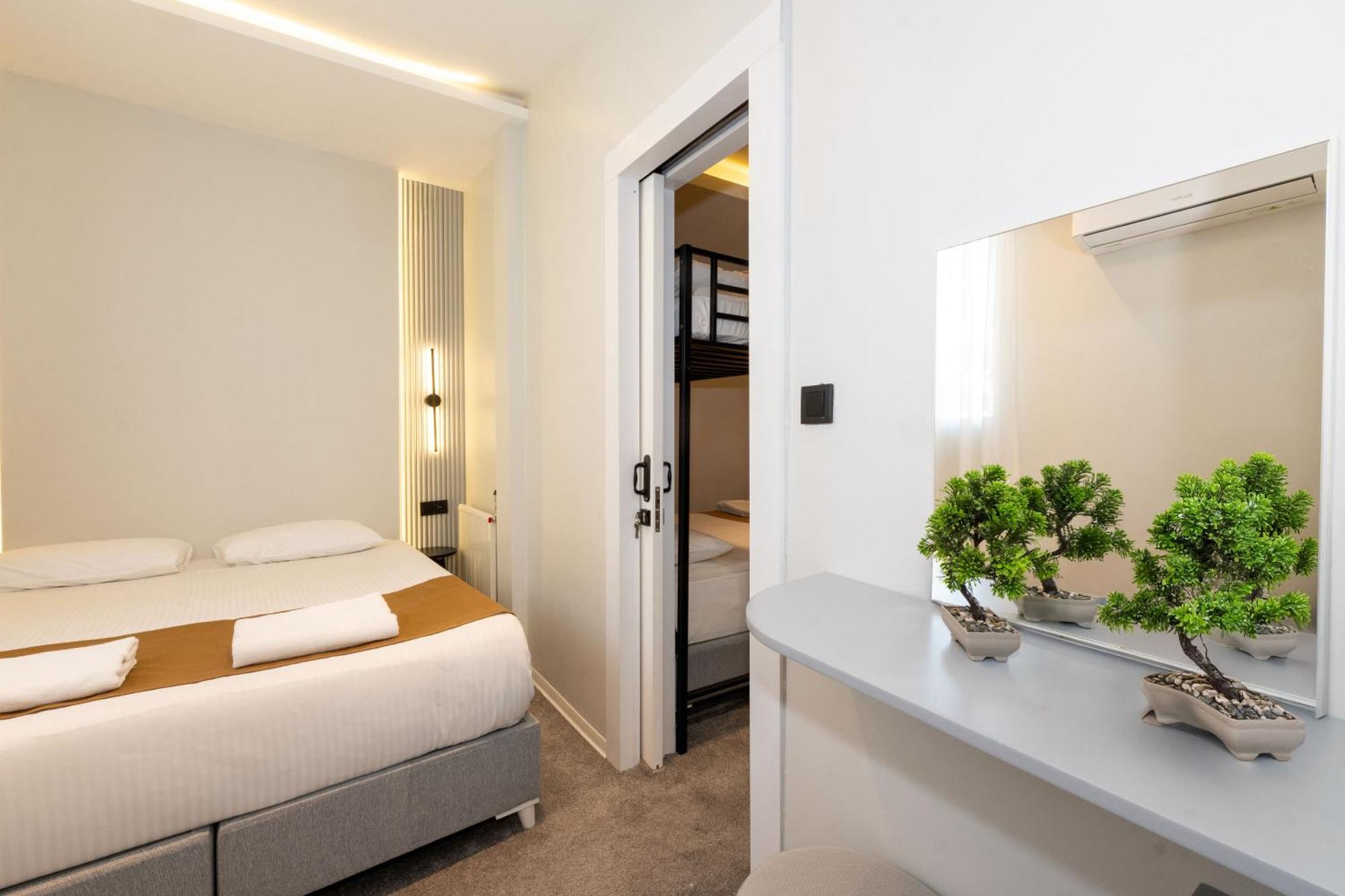 Istanbul Holiday Hotel 3*