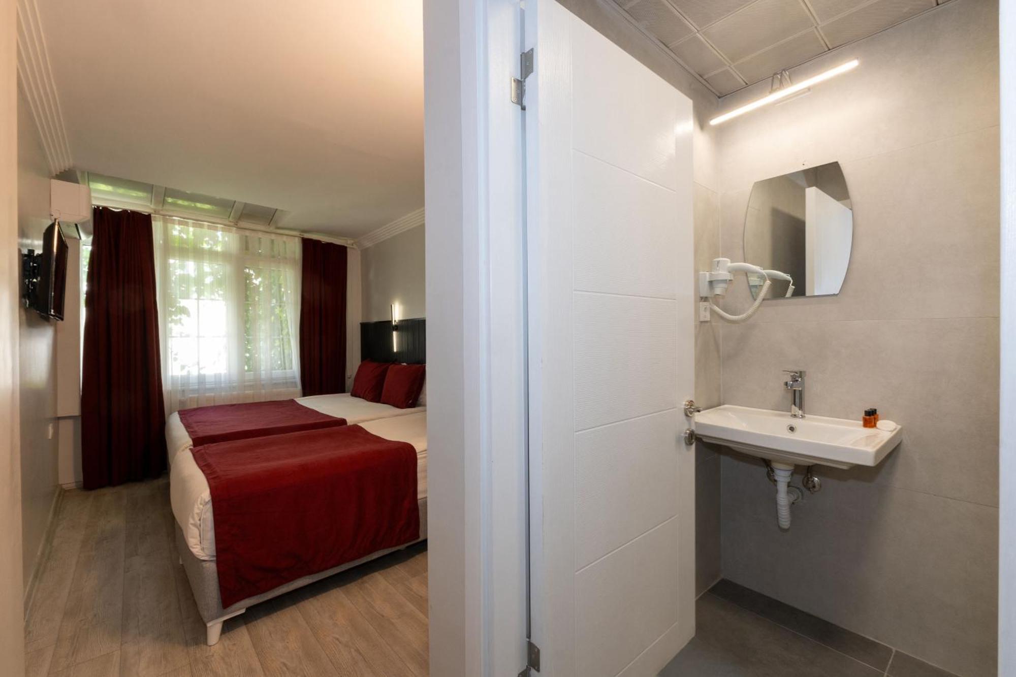 Istanbul Holiday Hotel