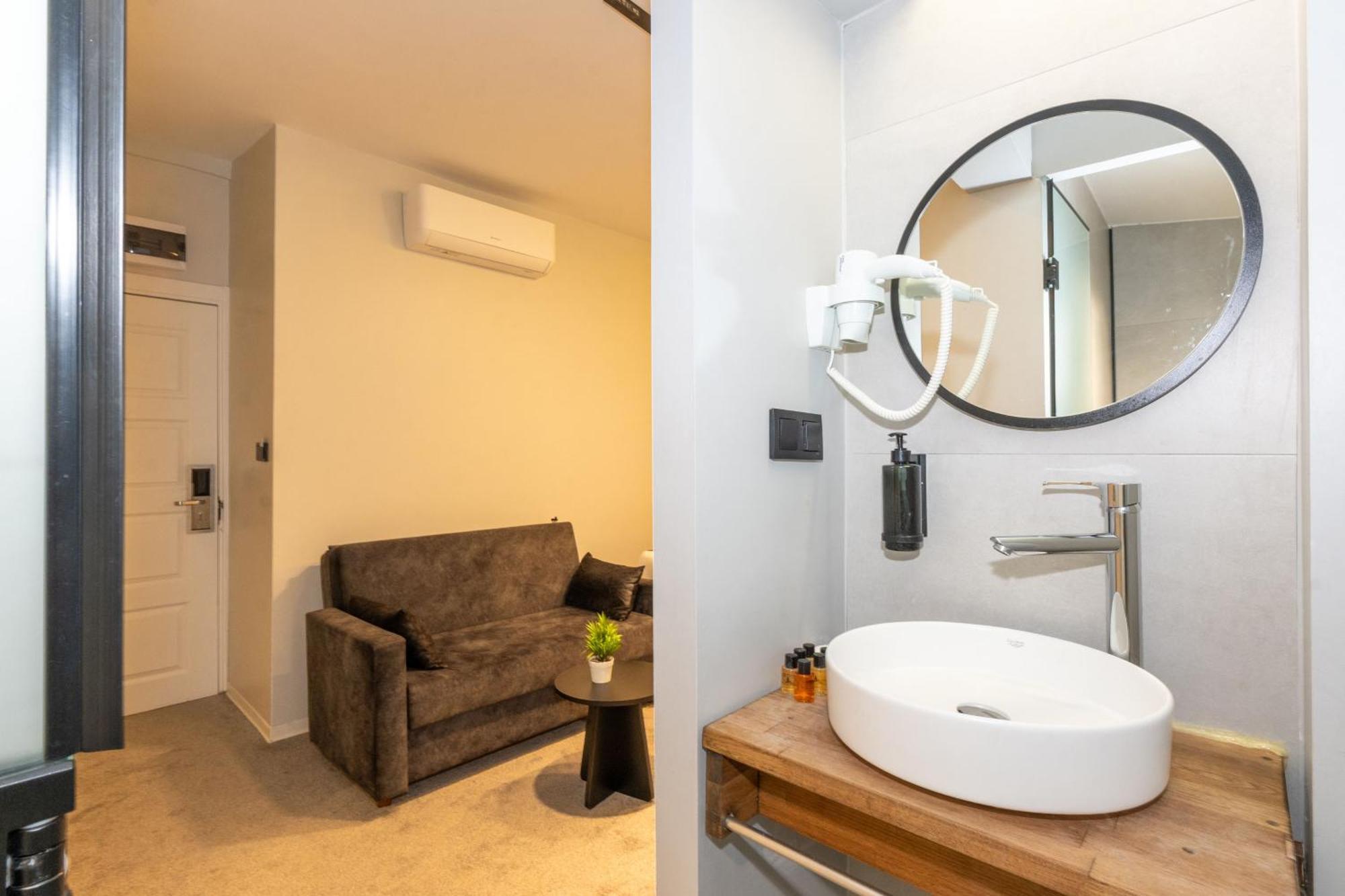 Istanbul Holiday Hotel Hotel 3*