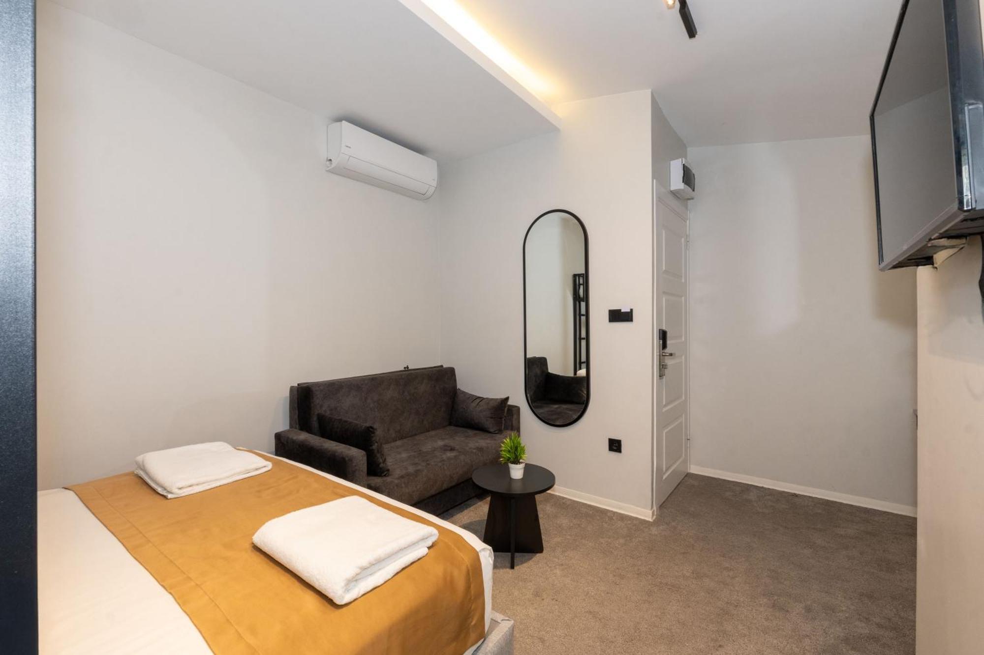 Istanbul Holiday Hotel 3*