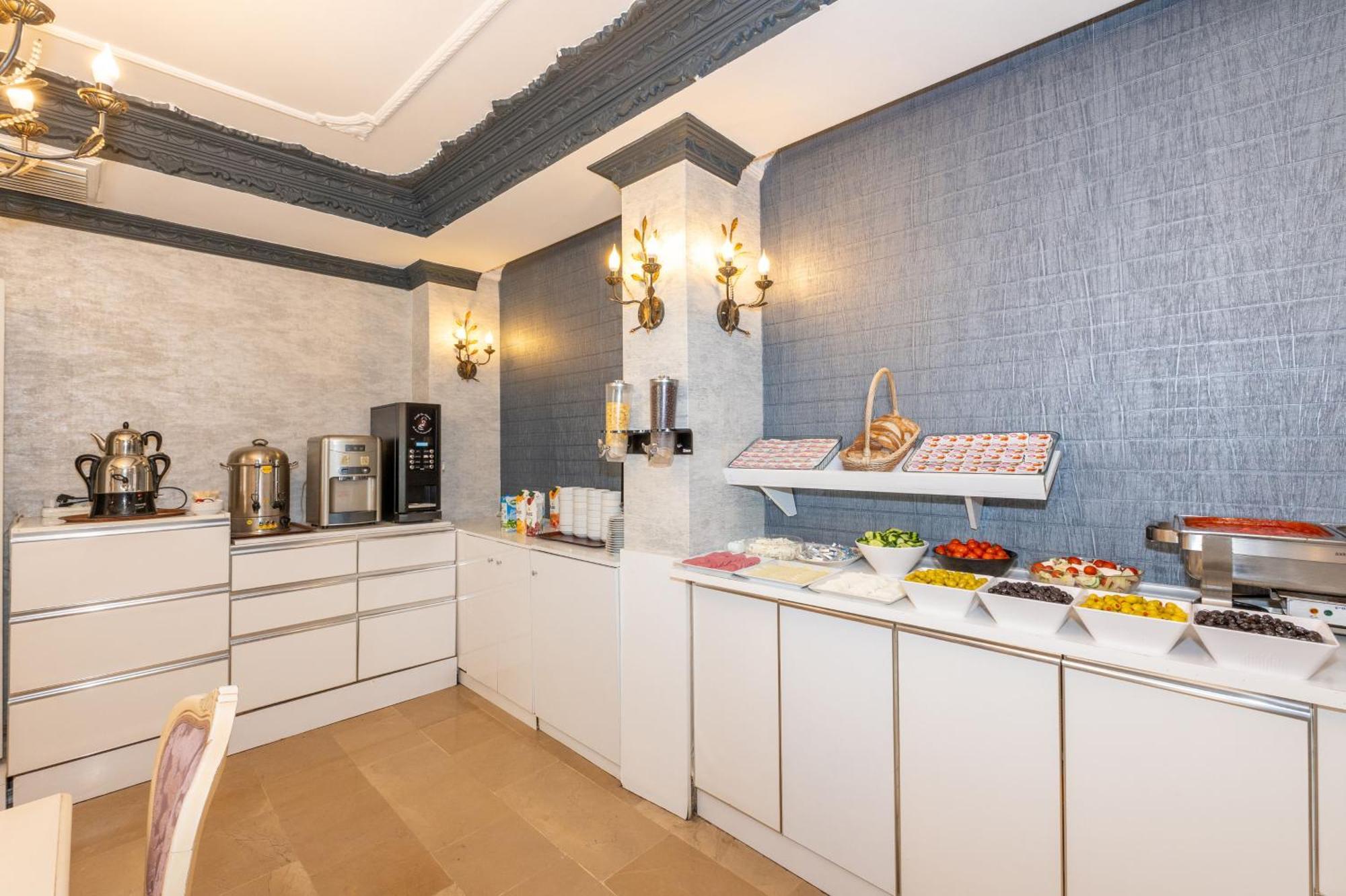 Отель Istanbul Holiday Hotel Стамбул