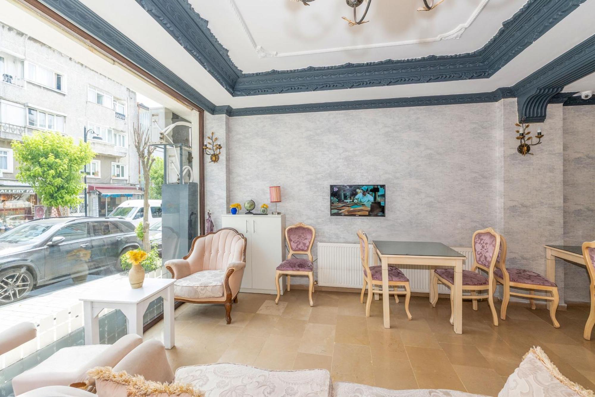 Istanbul Holiday Hotel 3*