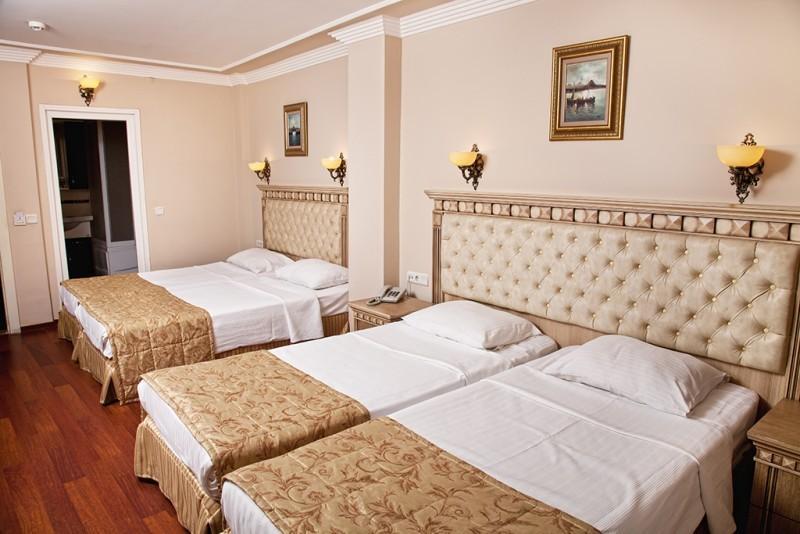 Istanbul Holiday Hotel Отель